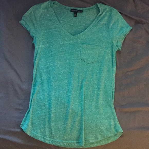 short sleeve plain colored shirt with pocket - Picture 3 of 4